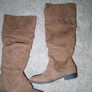 Women's Tan Knee-High Boots